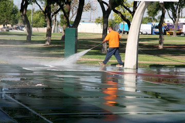 Spray cleaning